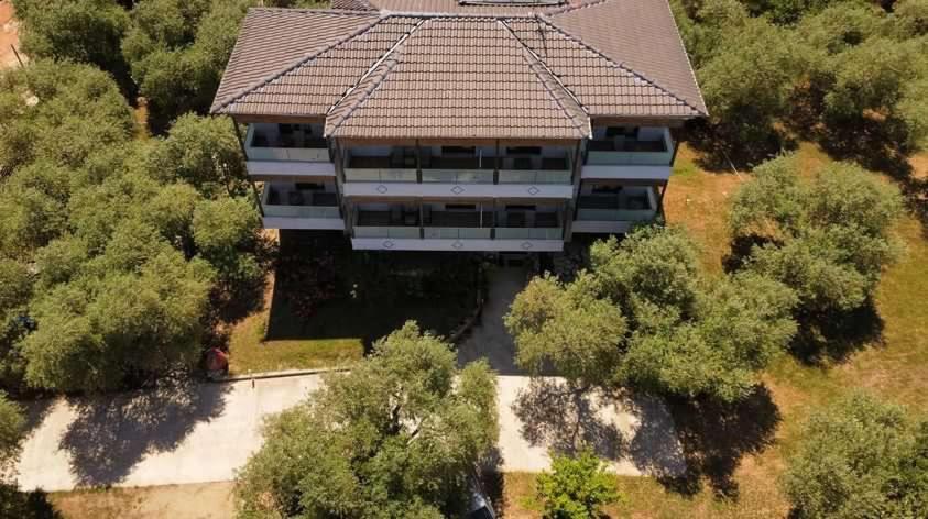Hotel Ftery à Skala Rachoni  Extérieur photo