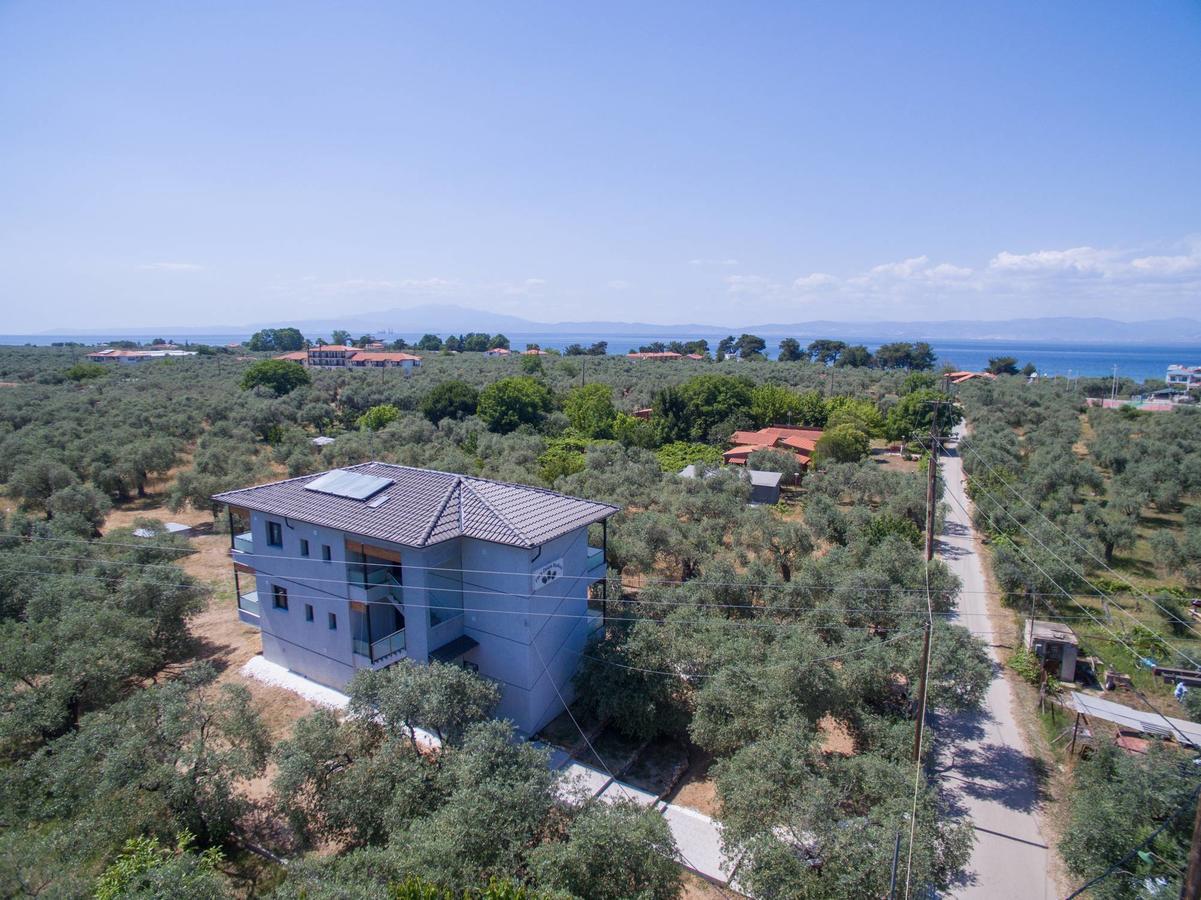 Hotel Ftery à Skala Rachoni  Extérieur photo