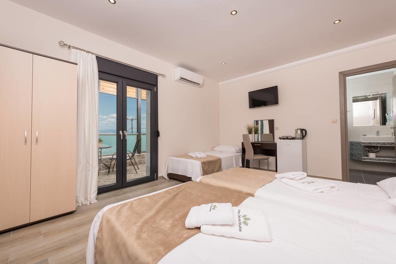 Hotel Ftery à Skala Rachoni  Extérieur photo