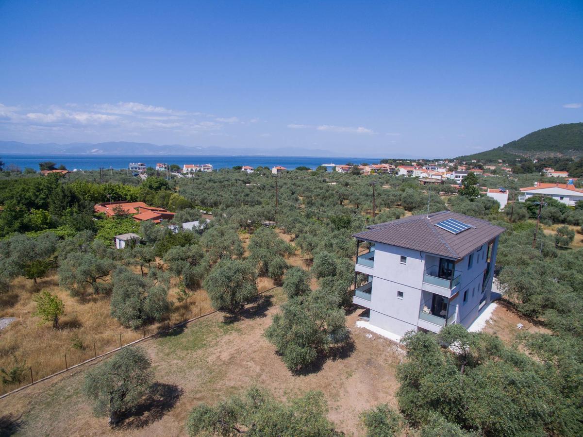 Hotel Ftery à Skala Rachoni  Extérieur photo